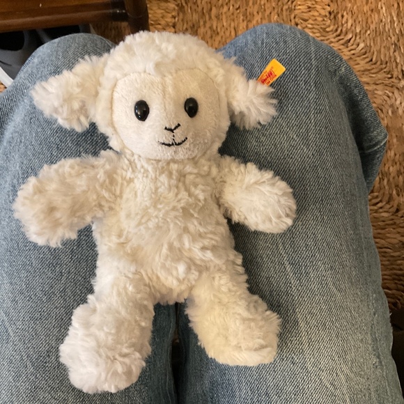 Steif Lamb - Picture 1 of 1